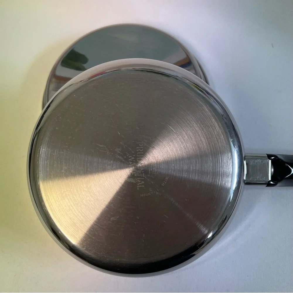 EKCO Classic Stainless Steel 1Q Sauce Pan w/Lid - Picture 4 of 6